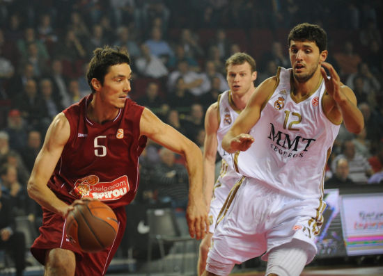 中国U22vs越南U22：拜合拉木、徐彬先发，胡荷韬、贺一然出战（中国U22迎战越南U22：拜合拉木、徐彬首发，胡荷韬、贺一然出场）