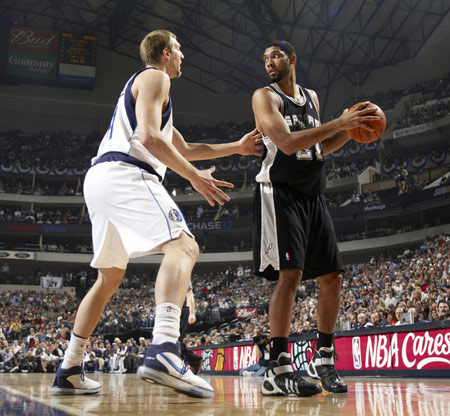 阿尔瓦雷斯：我们的定位球防守和进攻都需要改进（阿尔瓦雷斯：定位球攻防需全面提升）