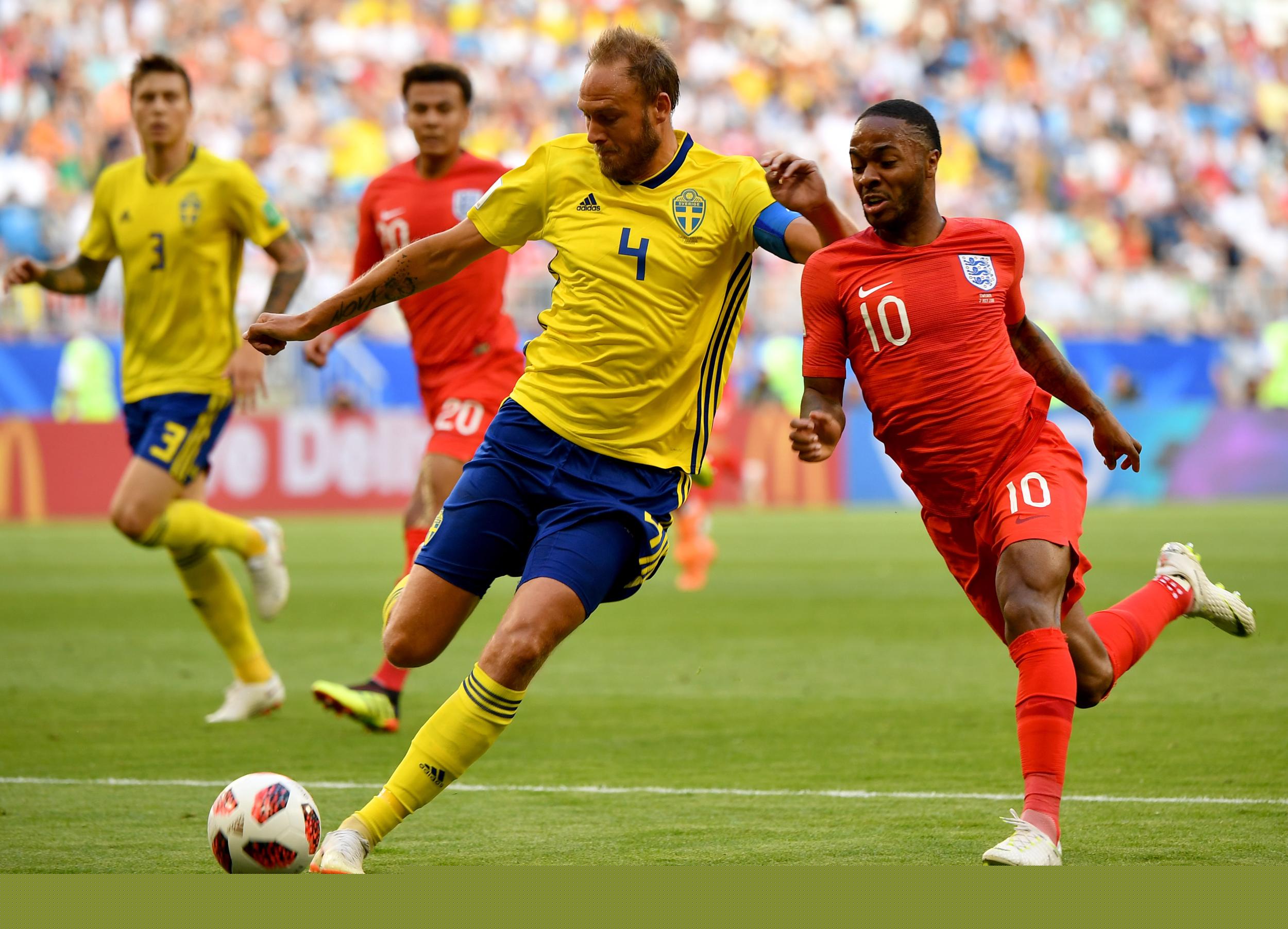 托莫里+加比亚+帕夫的防线米兰每142分钟丢1球，五大联赛第四（托莫里+加比亚+帕夫联袂，米兰142分钟才丢1球，防守效率居五大联赛第4）