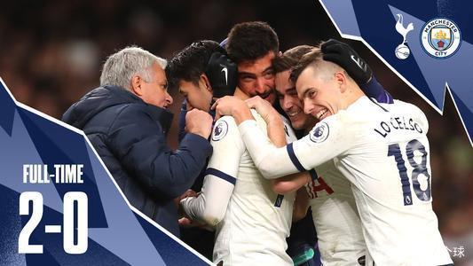 里贝里儿子赛义夫身穿阿尔及利亚球衣自拍，引起热议（里贝里之子赛义夫晒阿尔及利亚球衣自拍，引发热议）