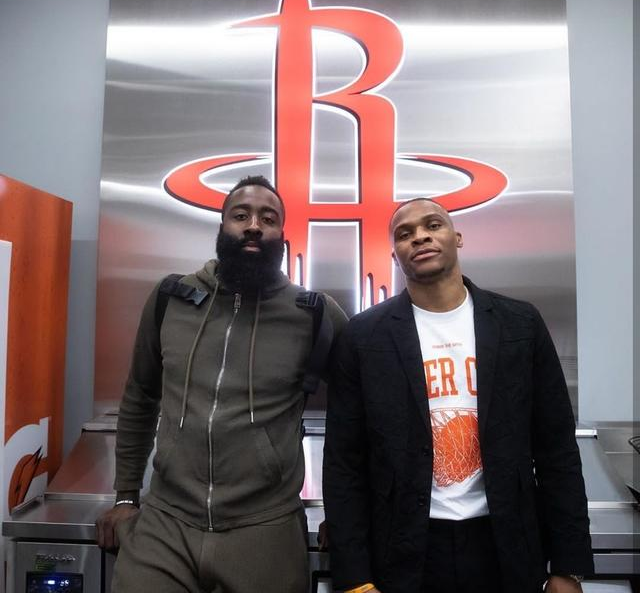 阿勒代斯：萨拉赫签了肥约状态就下滑，利物浦应让他闭嘴走人（阿勒代斯：萨拉赫签下大合同后状态下滑，利物浦应让其安静离队）