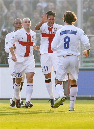 圣埃蒂安主帅：哈兰德将对阵姆巴佩在挪威几乎是全民话题（圣埃蒂安主帅：哈兰德对决姆巴佩，已成挪威全民热议话题）