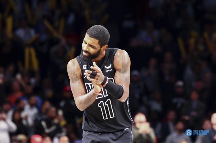 贝克汉姆捧杯狂喜，14岁小七穿抹胸太成熟，大儿子却在家熬汤（贝克汉姆捧杯欢腾，14岁小七抹胸造型引发热议，大儿子在家熬汤）